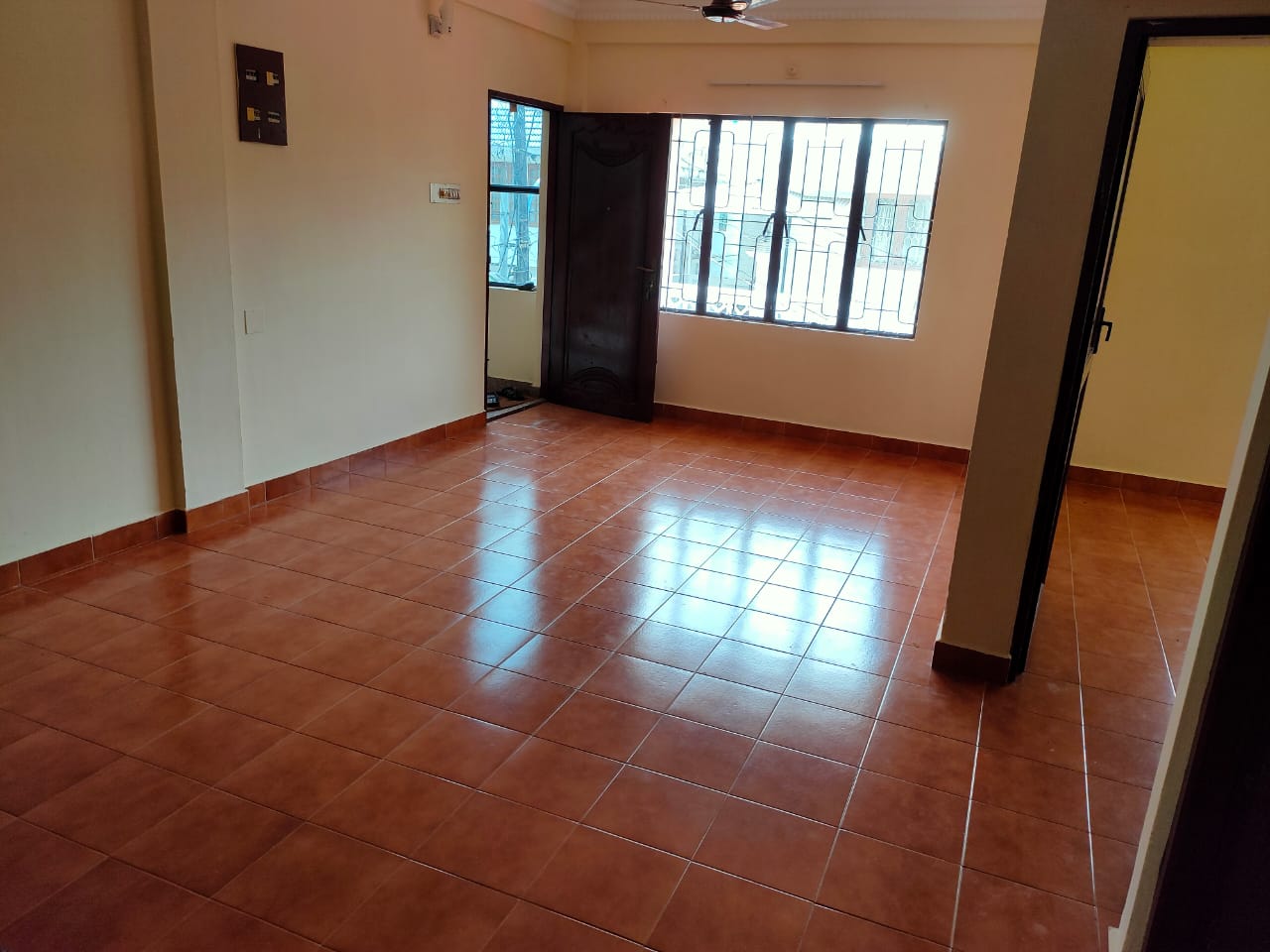 3BHK Semifurnished Apartment 955sqft