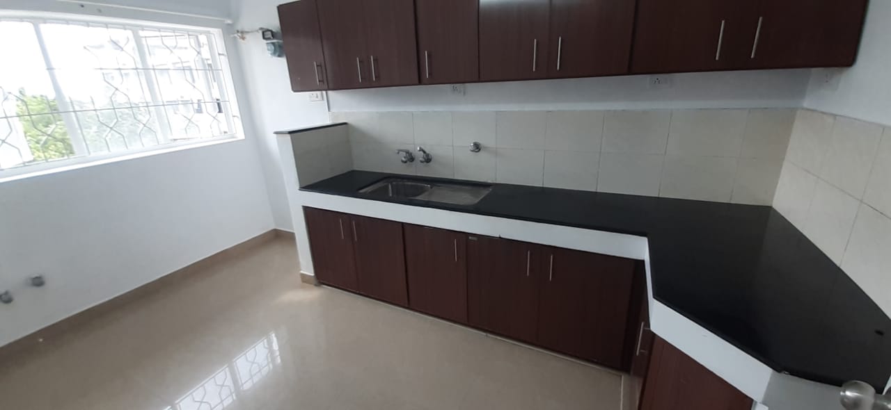 2000sqft, 3BHK Fully Furnished Flat in Marine Drive, Ernakulam