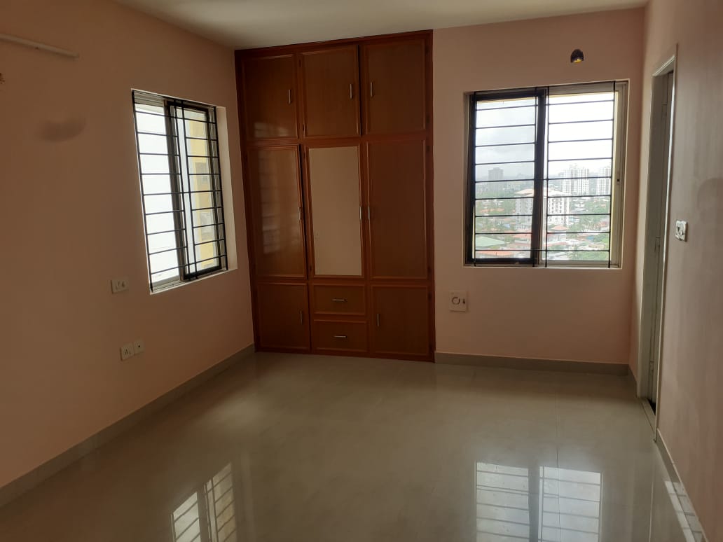 10 Cents of prime residential property in Kadavanthra