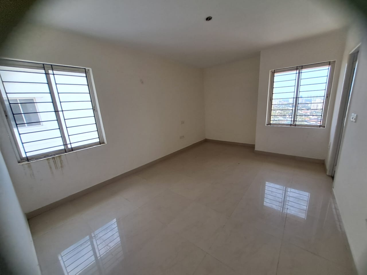 3BHK Unfurnished Flat in Kathrikkadavu, Ernakulam, 1760sqft