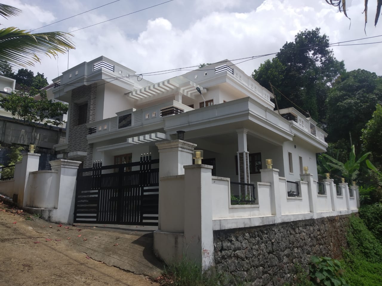 5BHK Semfurnished House2000sqft