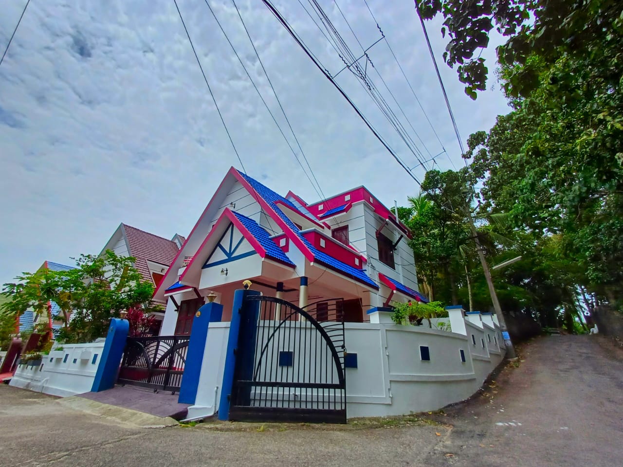 3BHK Semifurnished Villa with 4cent 1400sqft