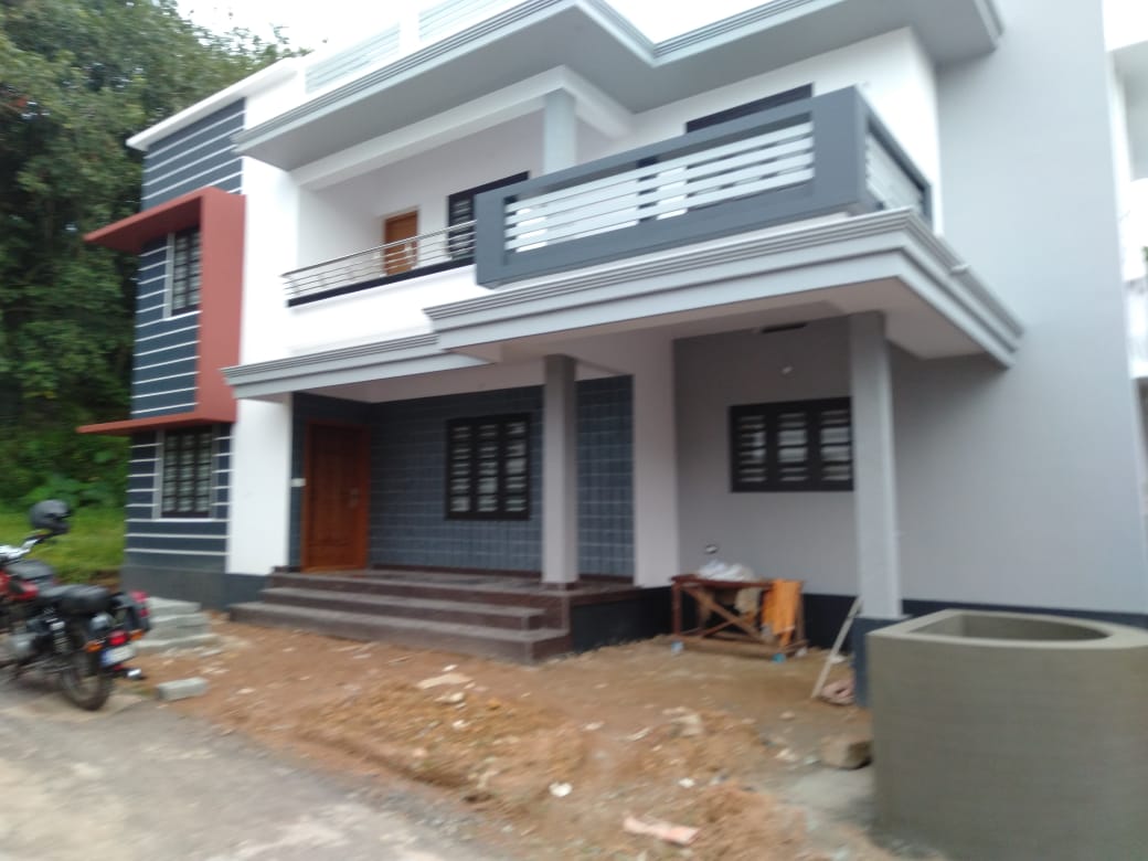 4BHK Brandnew Villa with 4 Cents Land 1950sqft