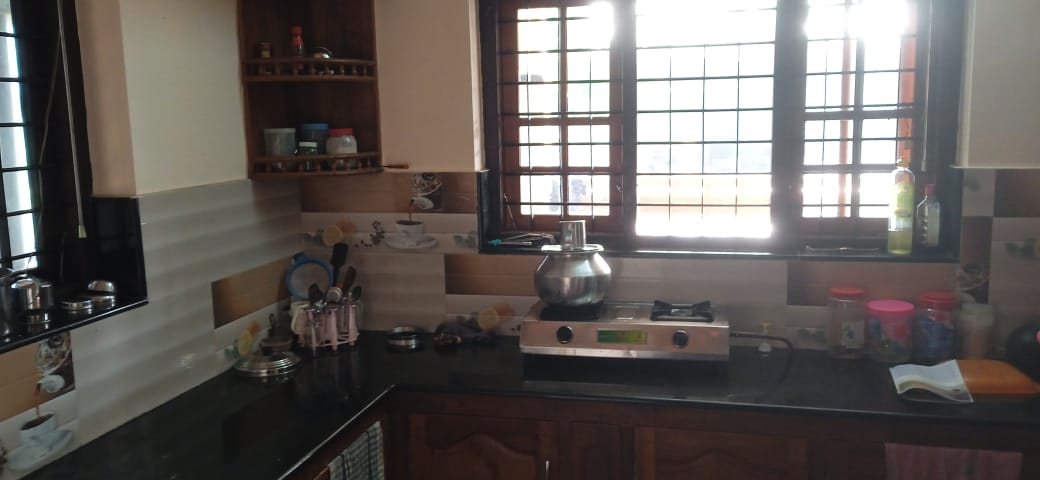 6BHK Semifurnished House with 27cent 3000sqft