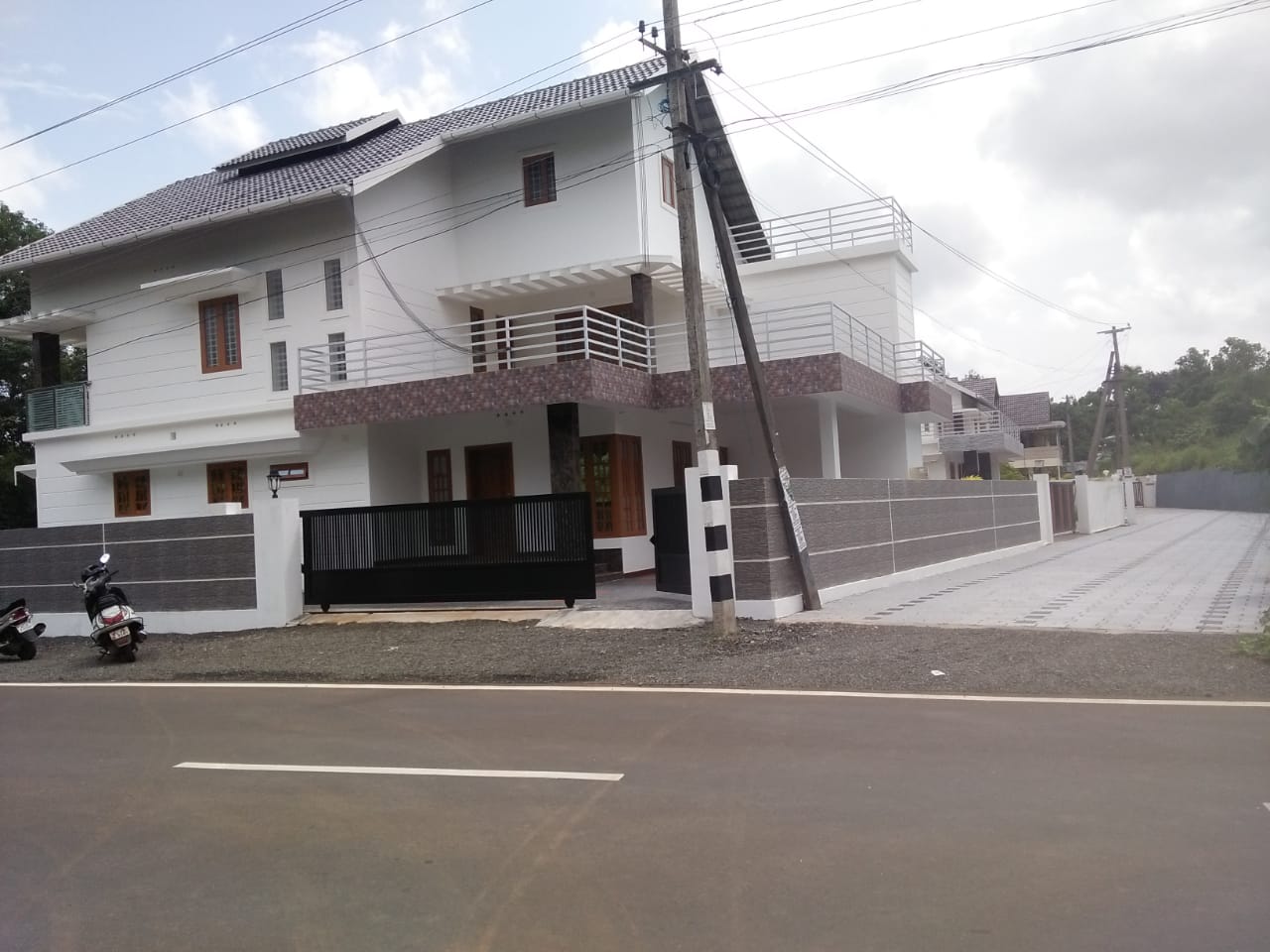 5BHK Semifurnished House 2700sqft