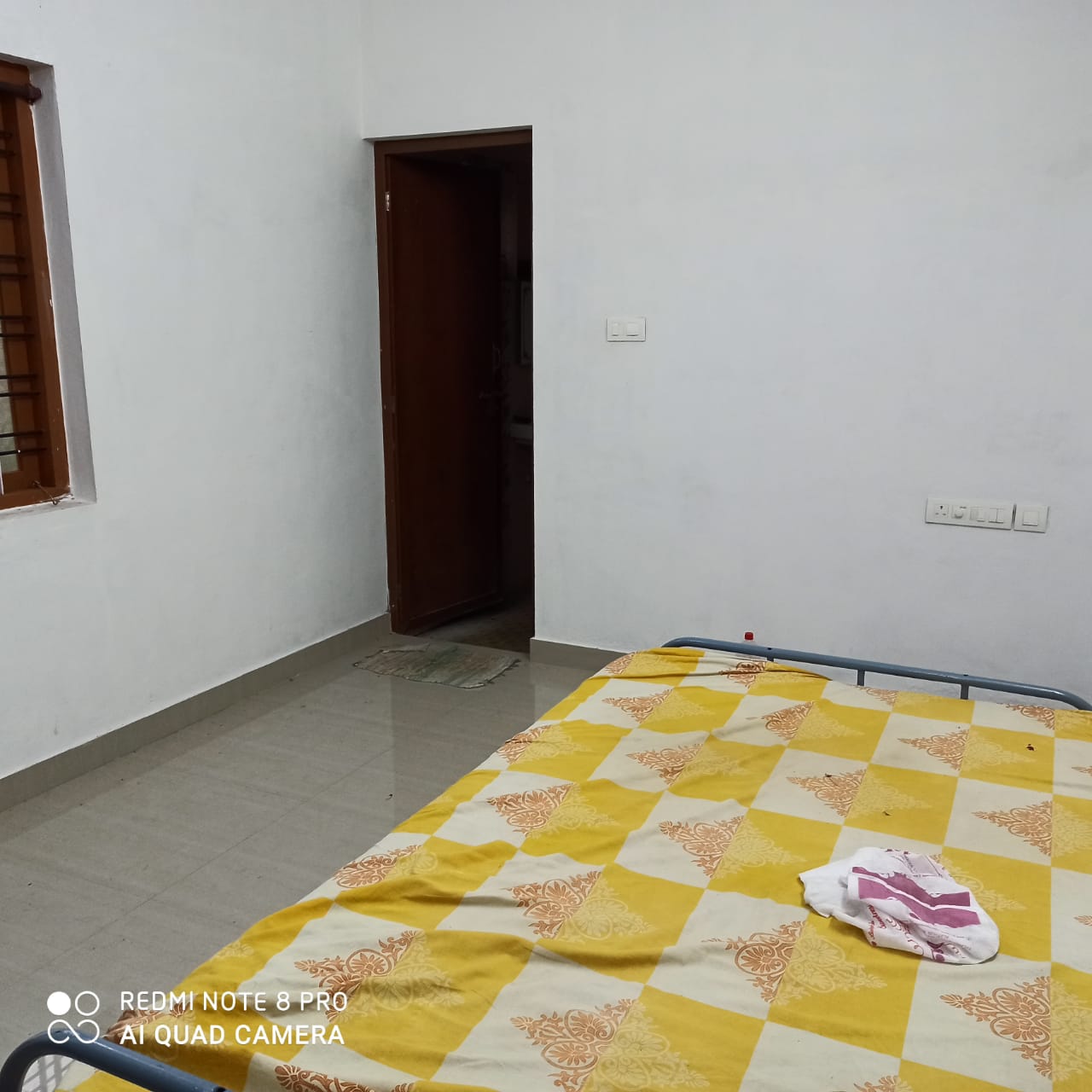 3BHK Semifurnished House1000sqft