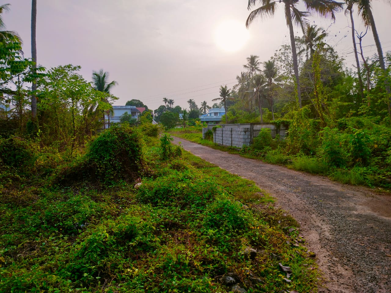 46Cents of residential Land - for sale in Valoor, Thrissur, Kerala