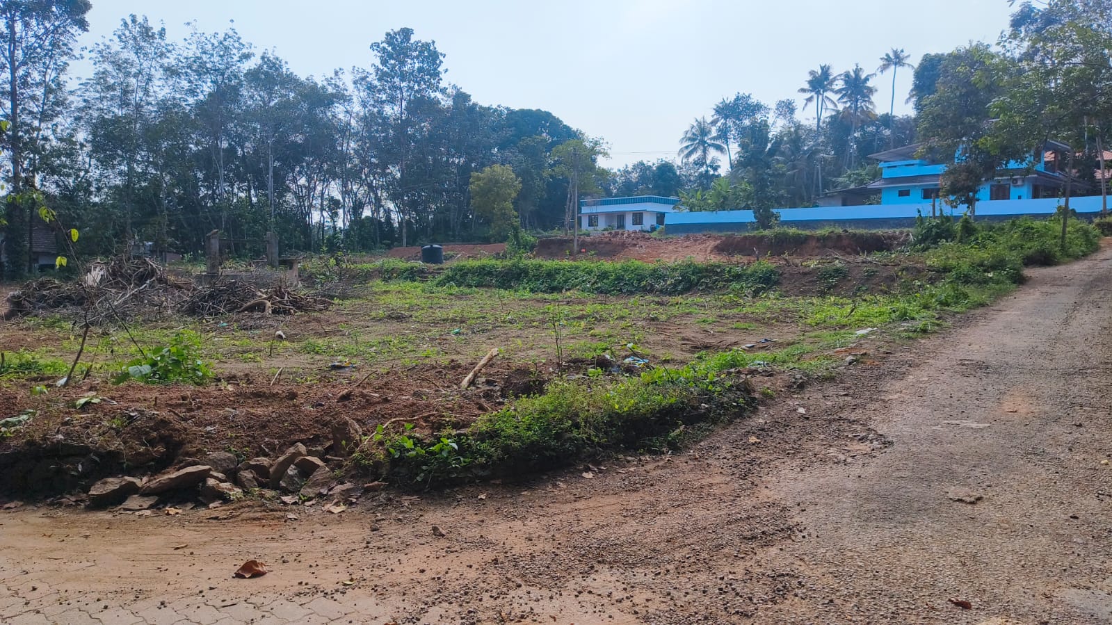 10 – 15 cents of Residential land