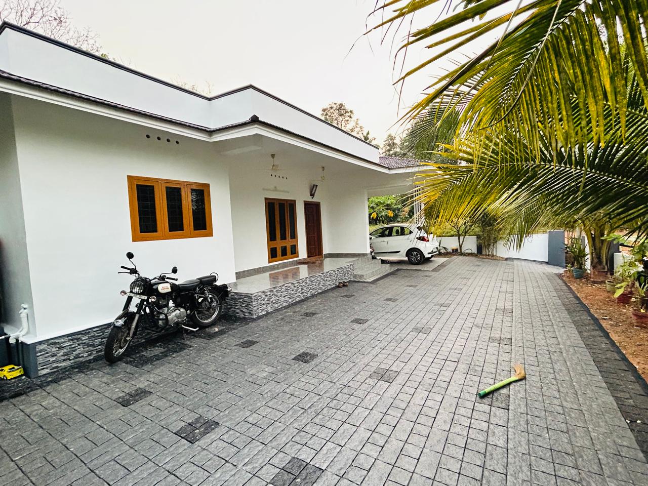 1400 sqft, 3BHK Brandnew House with 10cent