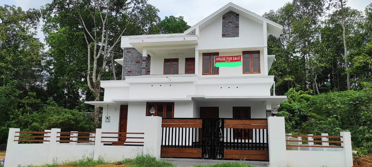 3BHK Brandnew House with 5.5cent1650sqft