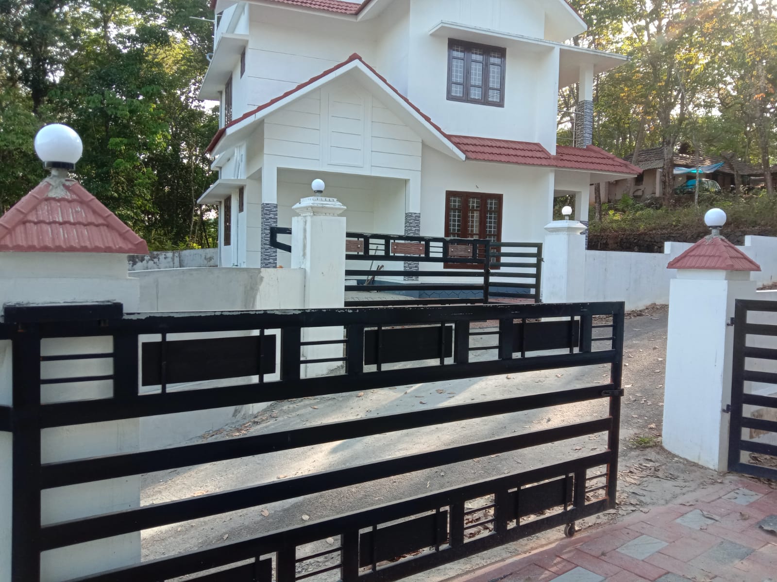 3BHK Semifurnished House1400sqft
