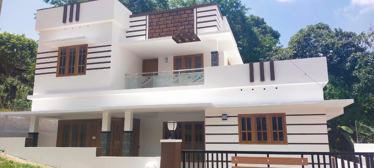 2000sft, 4BHK Semifurnished House in Vyttila