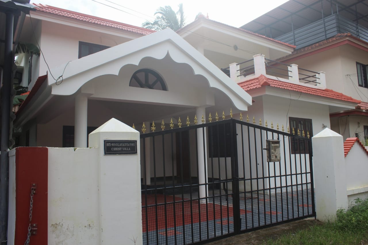 2BHK + Study room Fully Furnished Flat in Kakkanad , 930sqft