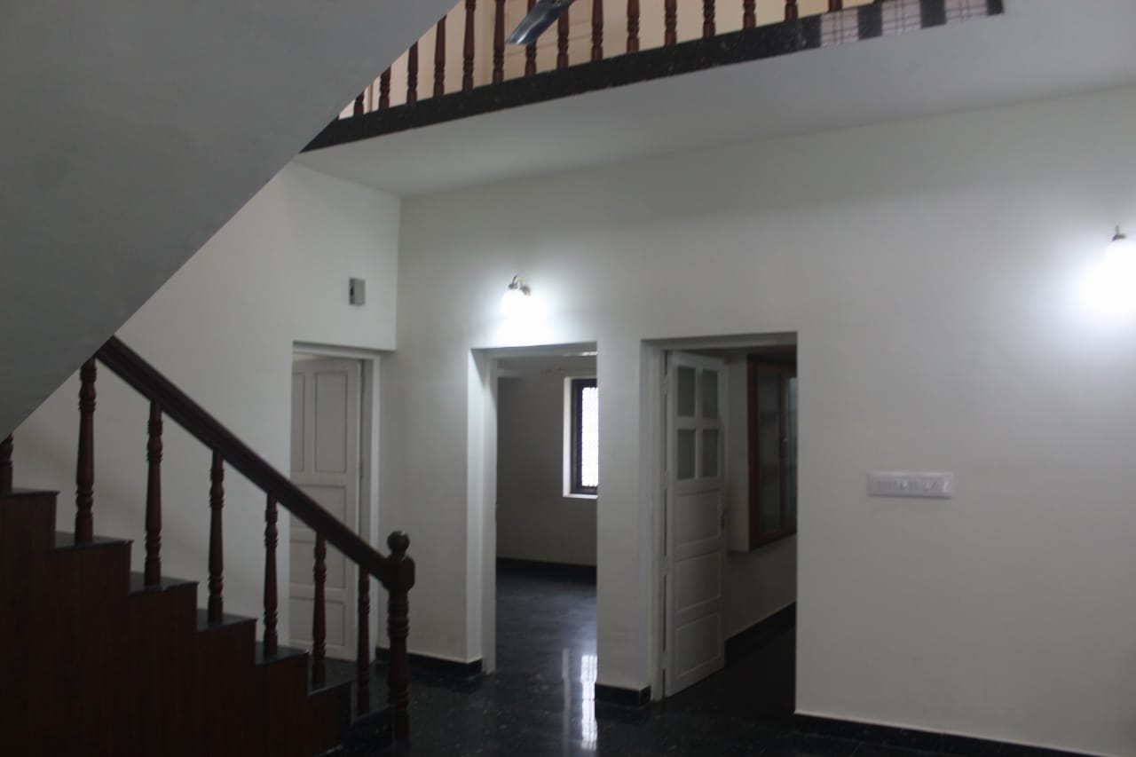 2BHK + Study room Fully Furnished Flat in Kakkanad , 930sqft