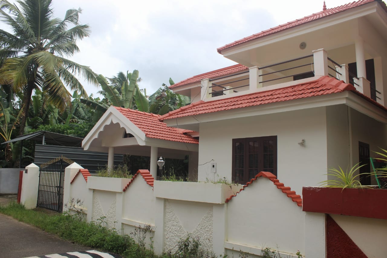 2BHK + Study room Fully Furnished Flat in Kakkanad , 930sqft