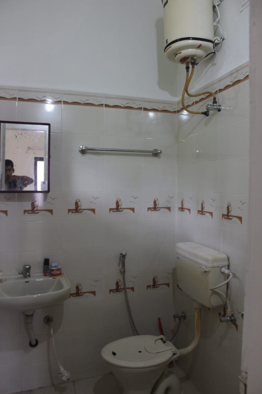 2BHK + Study room Fully Furnished Flat in Kakkanad , 930sqft