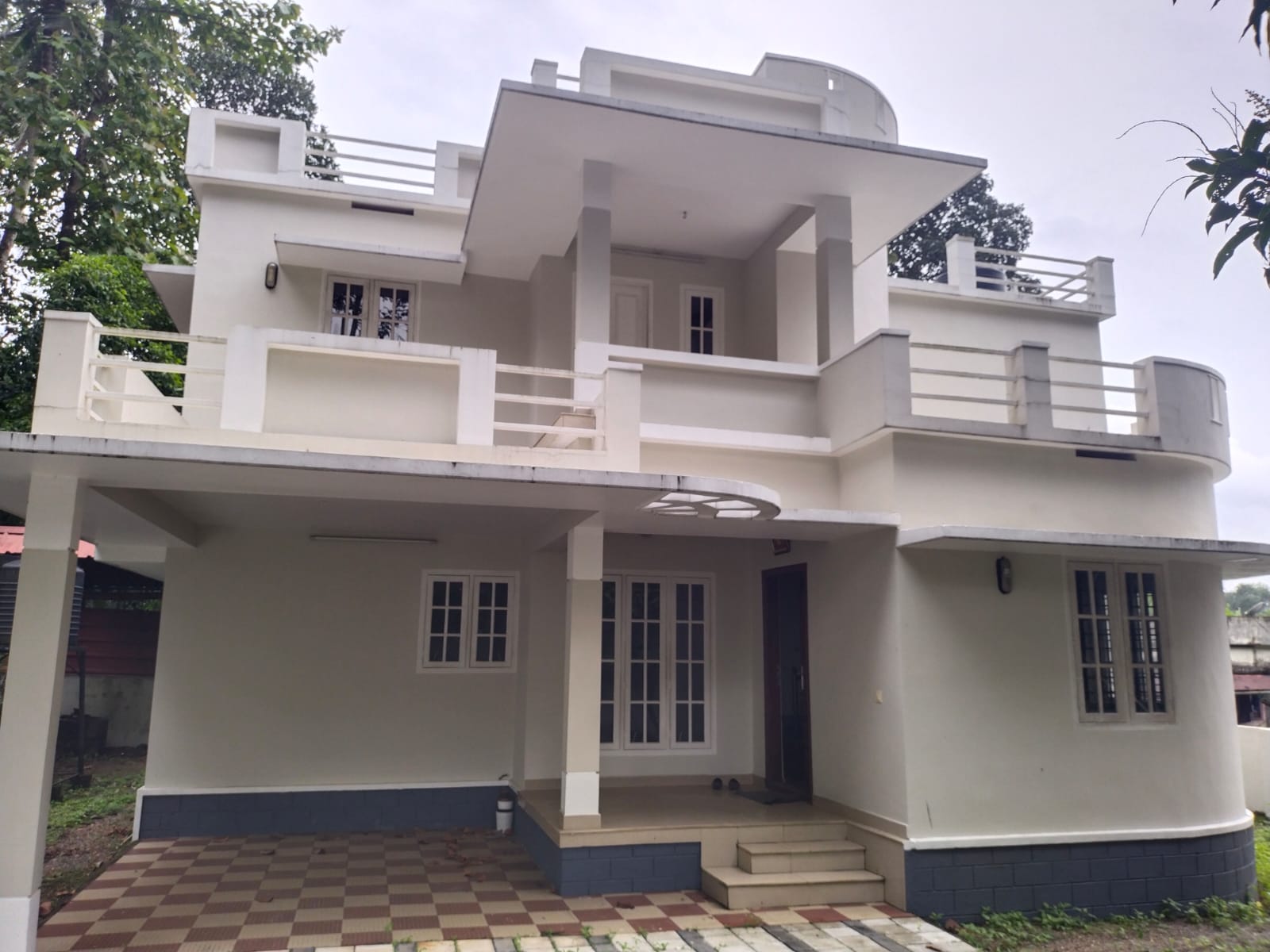 4BHK Semifurnished House with 8.5cent1900qft