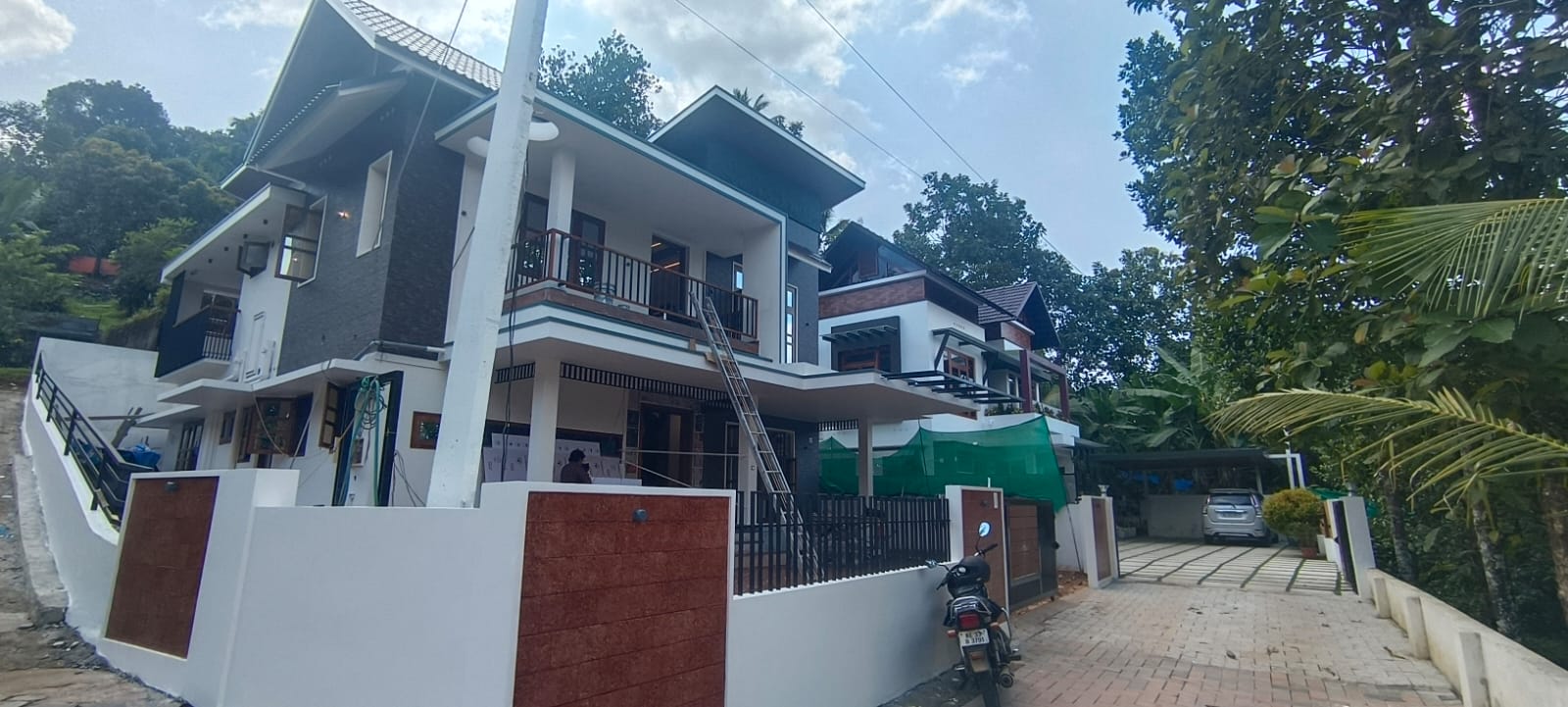 4BHK Semifurnished House with 8cent 3000sqft