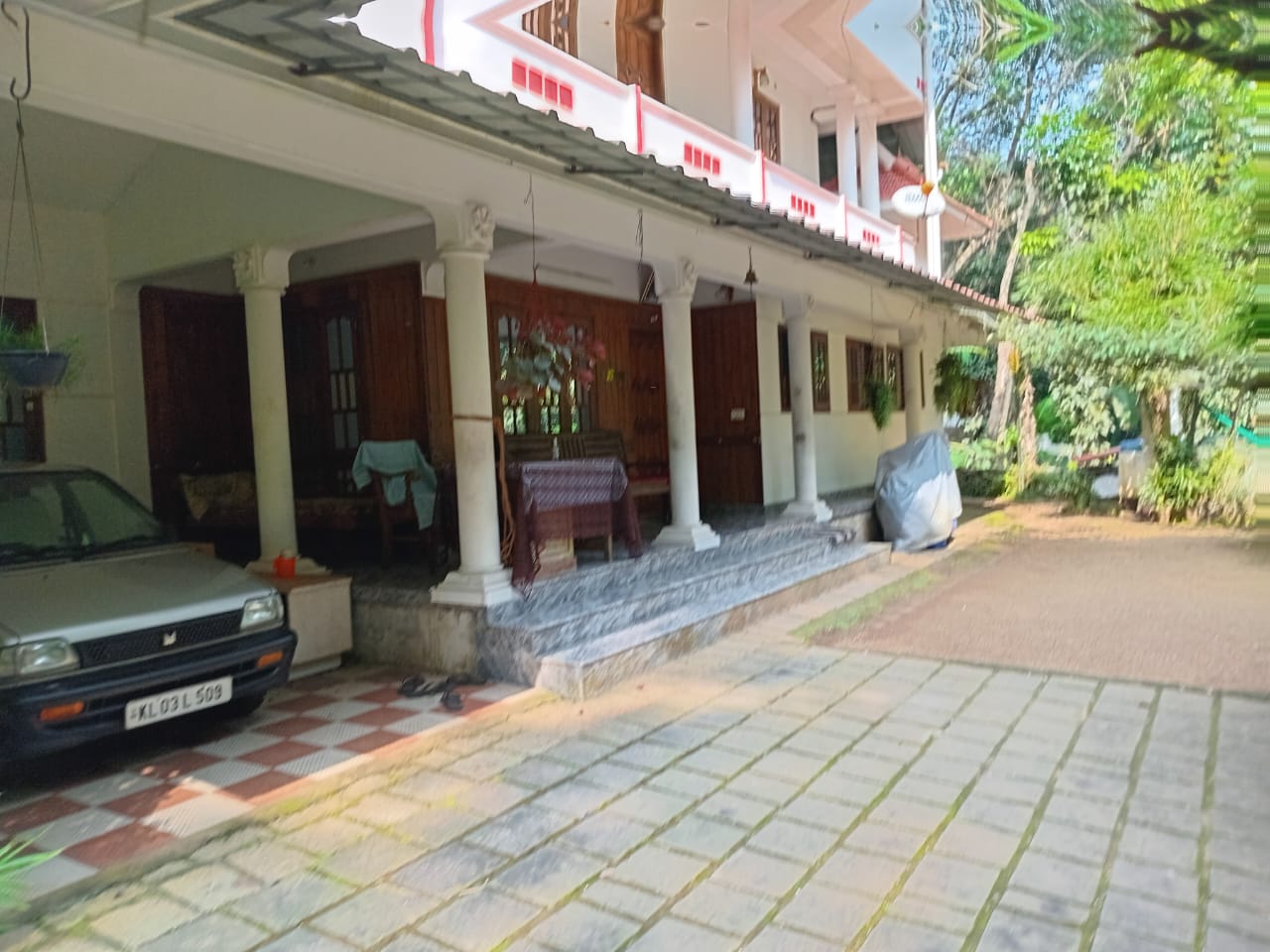 5BHK Semifurnished House 4000sq.ft in Pallikkathodu, Kottayam