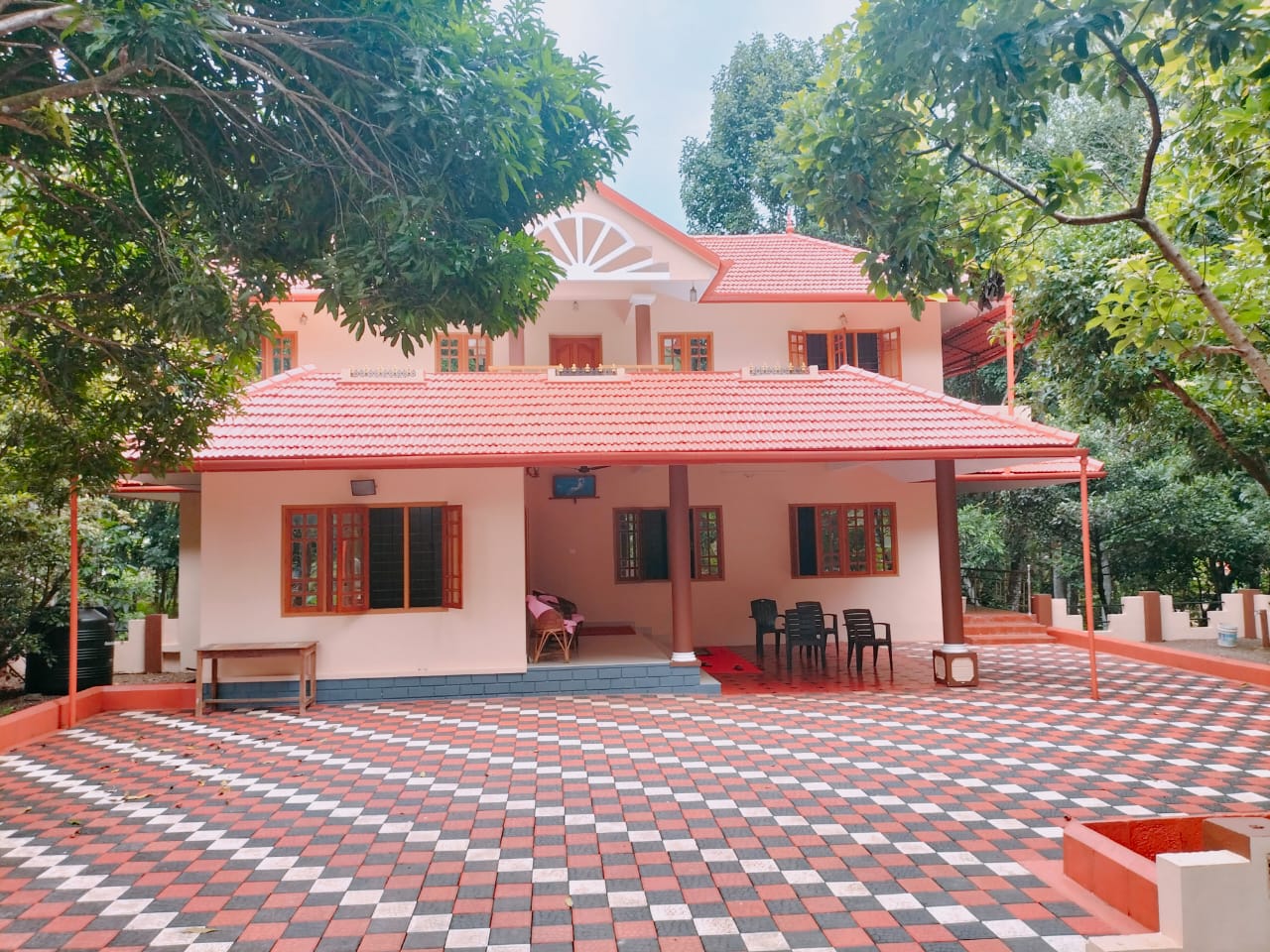 5BHK Semifurnished House with 34cent3500 sqft - for sale in Vakathanama, Kottayam, Kerala