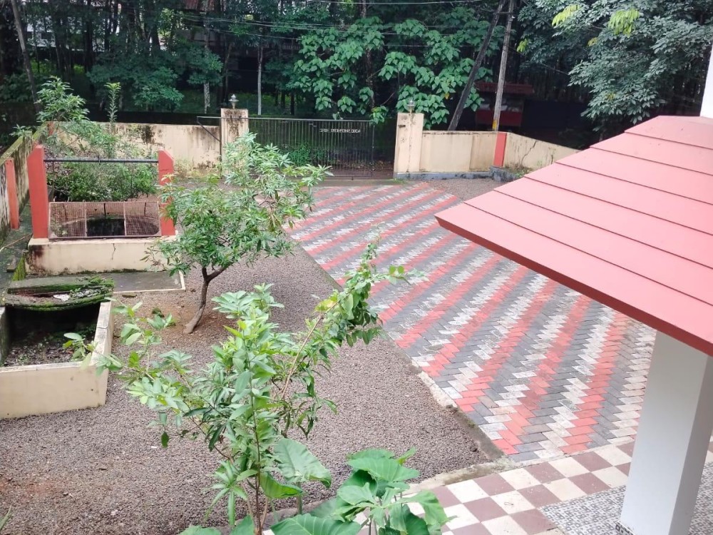 6000 sqft, 8BHK Residential Building in Adichira, Kottayam