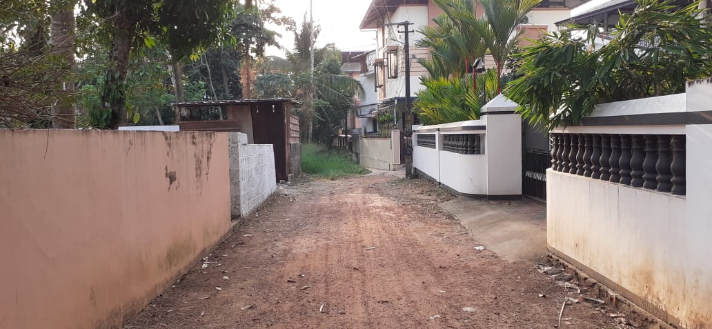 2 BHK Semifurnished House