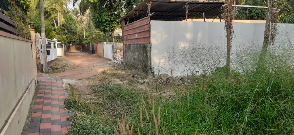 2 BHK Semifurnished House