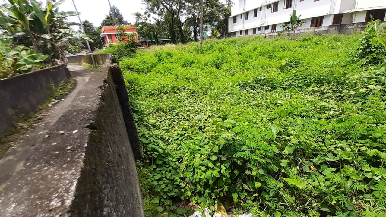 10 Cents Prime Residential Land - for sale in Maradu, Kochi ( Ernakulam ), Kerala