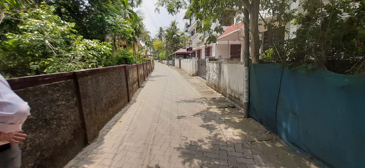 16cent of Commercial Land in Kadavanthra
