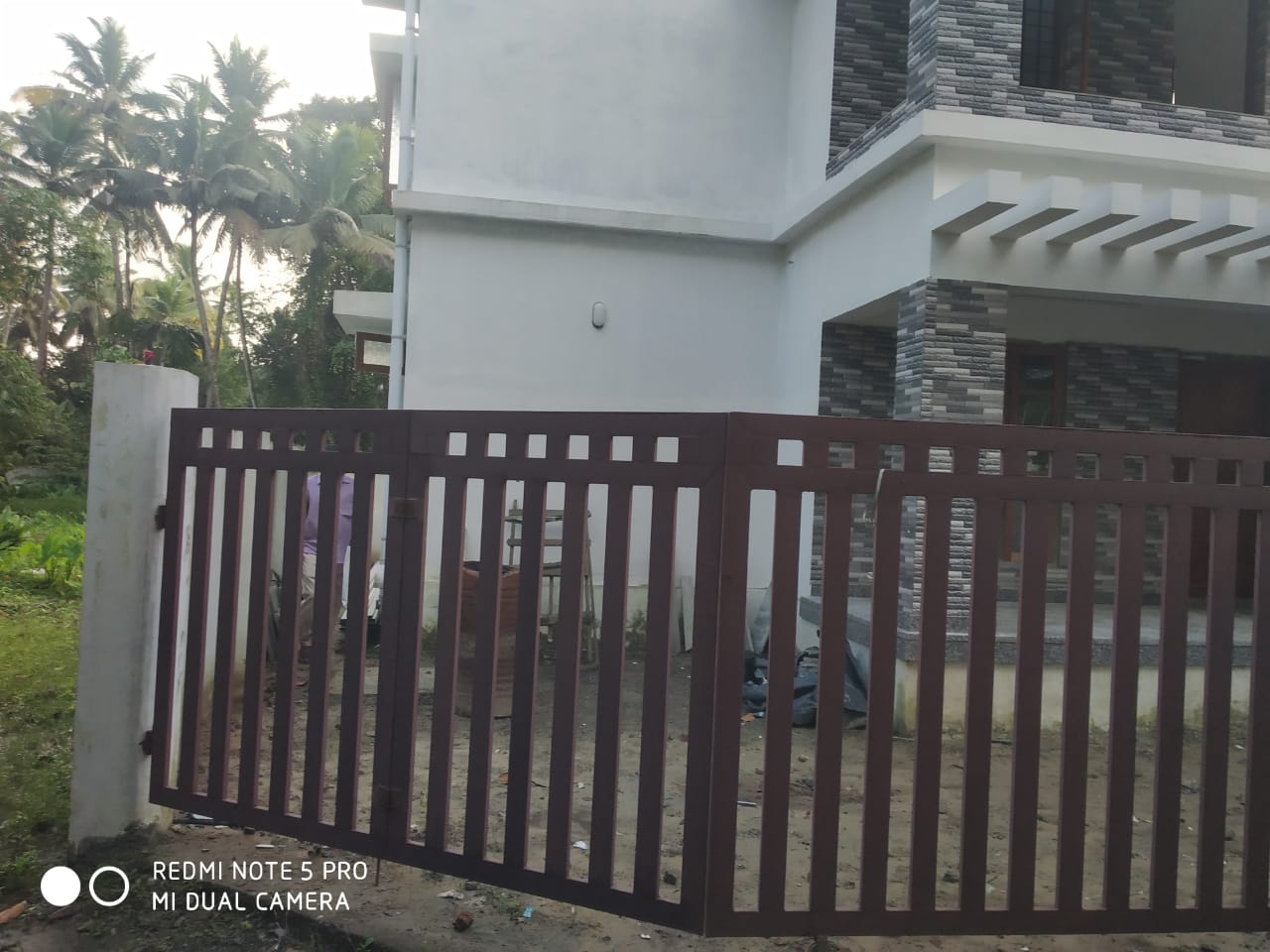 2 BHK Semifurnished Apartment 1000 sqft in Kadavanthara