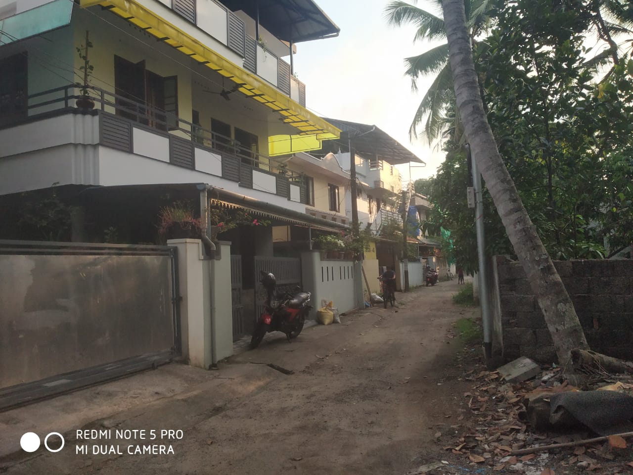 2000 sqft, 4BHK Semifurnished house in Angamaly