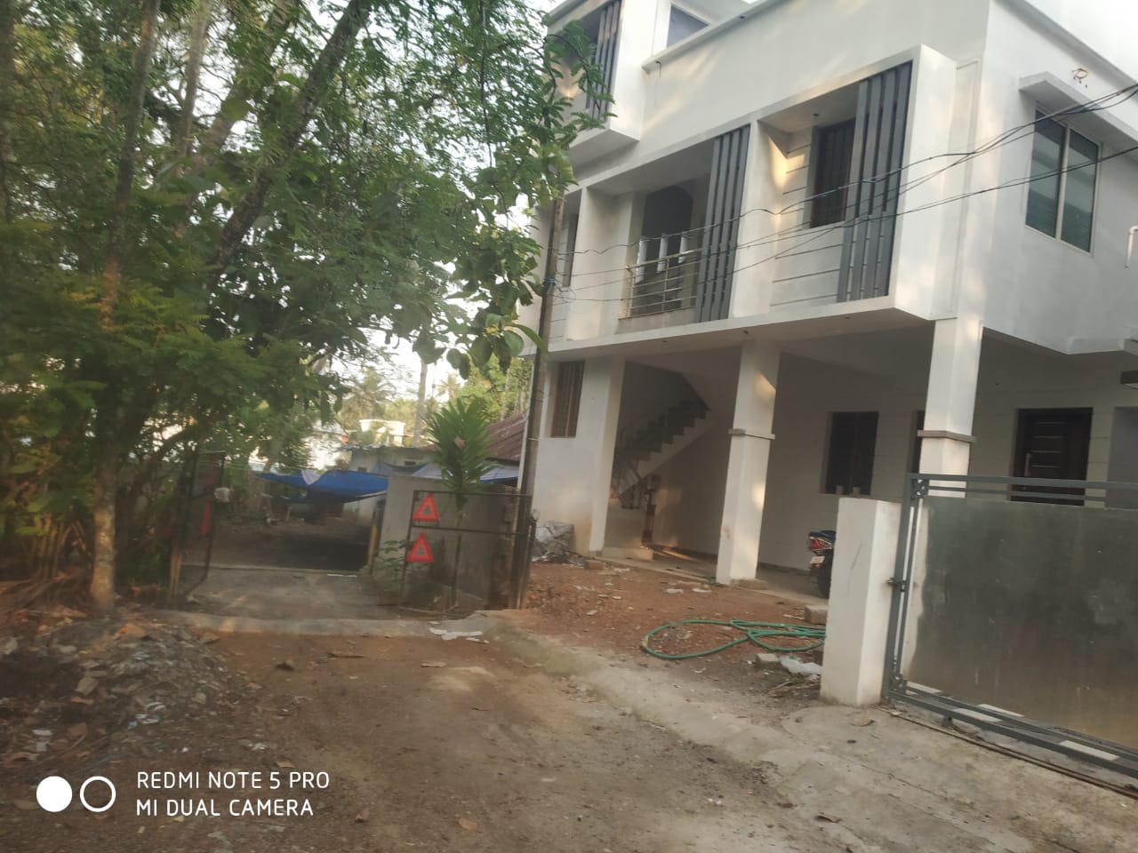 2000 sqft, 4BHK Semifurnished house in Angamaly