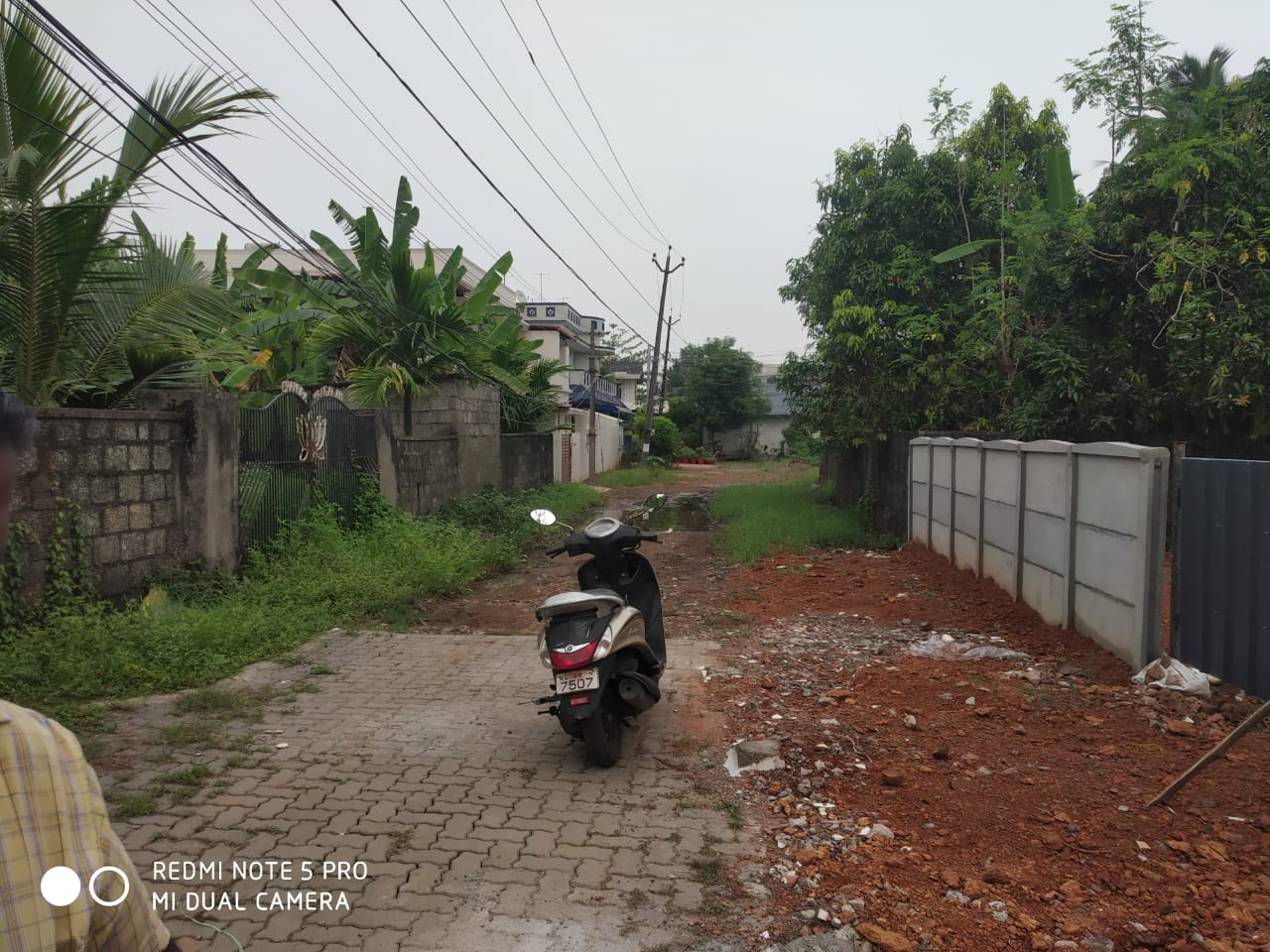 1.50-acre land near Athani, Poikkattussery