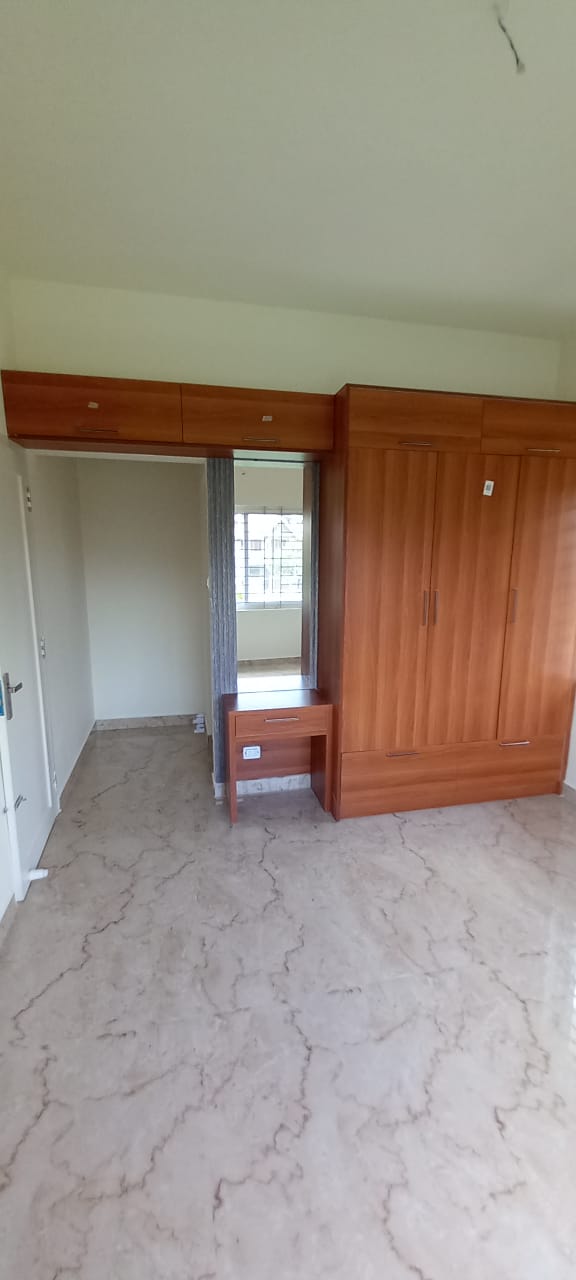 4BHK Brandnew House with 4cent land 1900sqft in Maradu