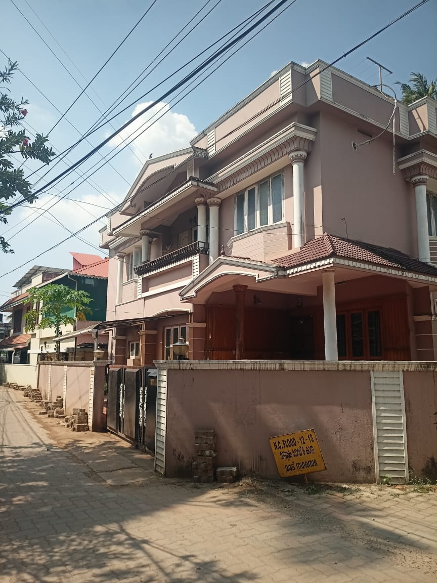 4BHK Semifurnished House 2050sqft in Maradu