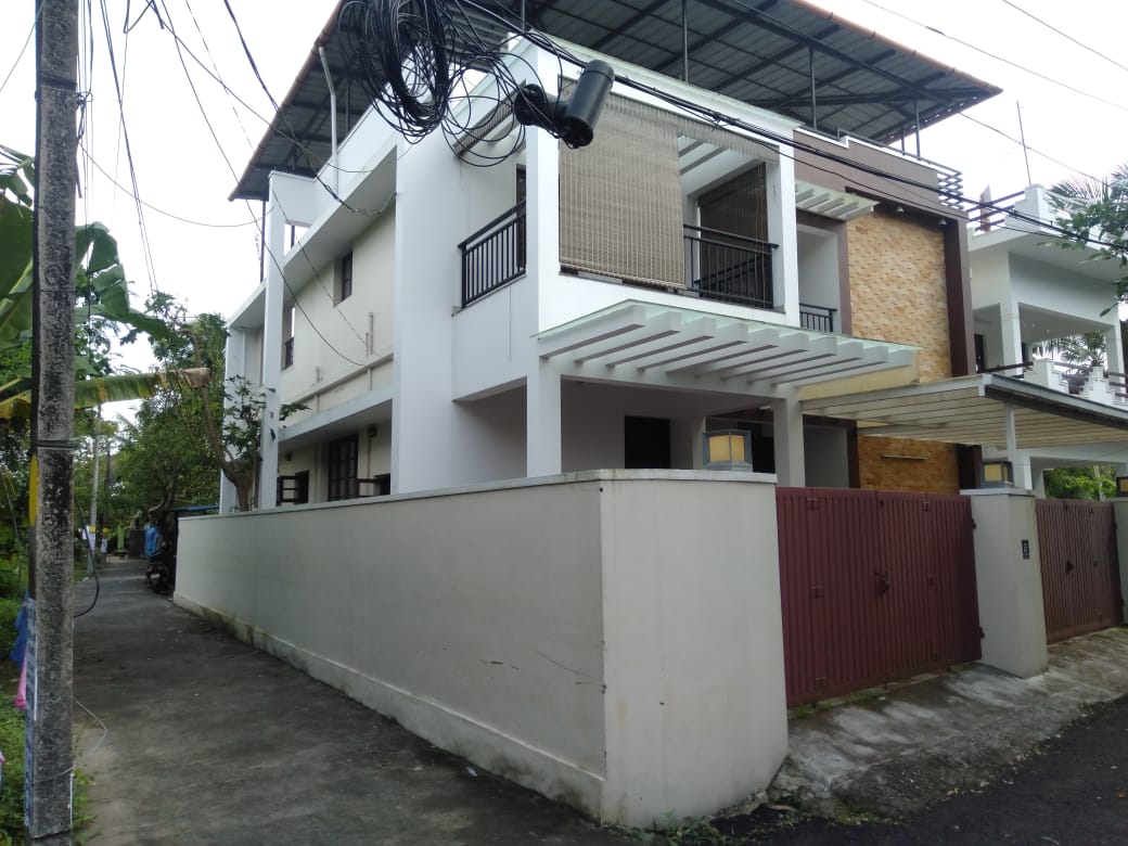 4BHK Semifurnished House with 3.85cent1700sqft in Thirumupam, Varapuzha