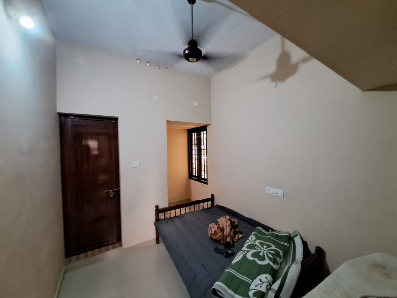 4BHK Semifurnished House with3cent1700sqft