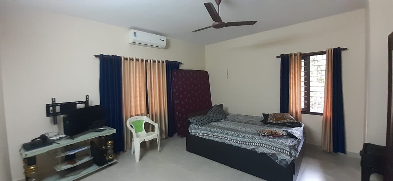 4BHK  Semifurnished Posh Villa with 6.30Cent Land - for sale in Maradu, Kochi ( Ernakulam ), Kerala