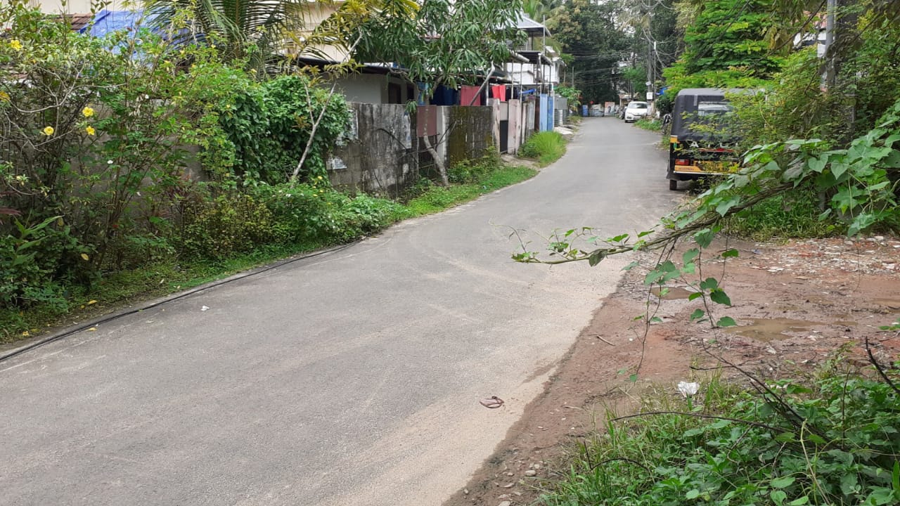 5.5 Cents Residential Land - for sale in Maradu, Kochi ( Ernakulam ), Kerala