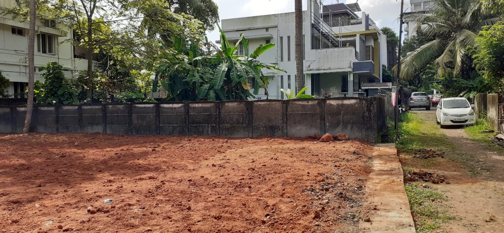 3BHK Fully Furnished Luxury flat in Vytilla, 1685 sqft