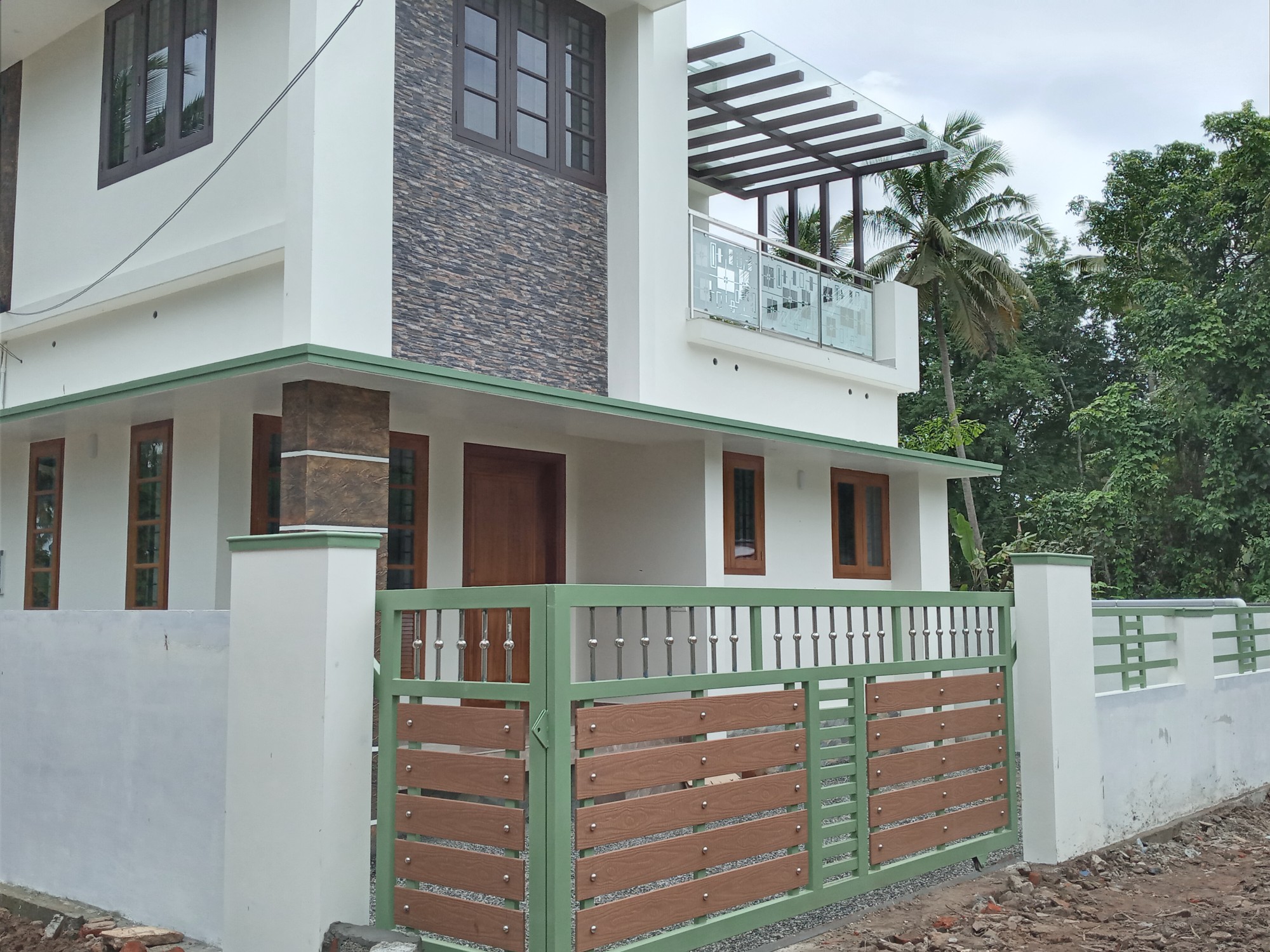 3BHK Semi Furnished Flat in Panampilly Nagar, Ernakulam, 2230 sqft