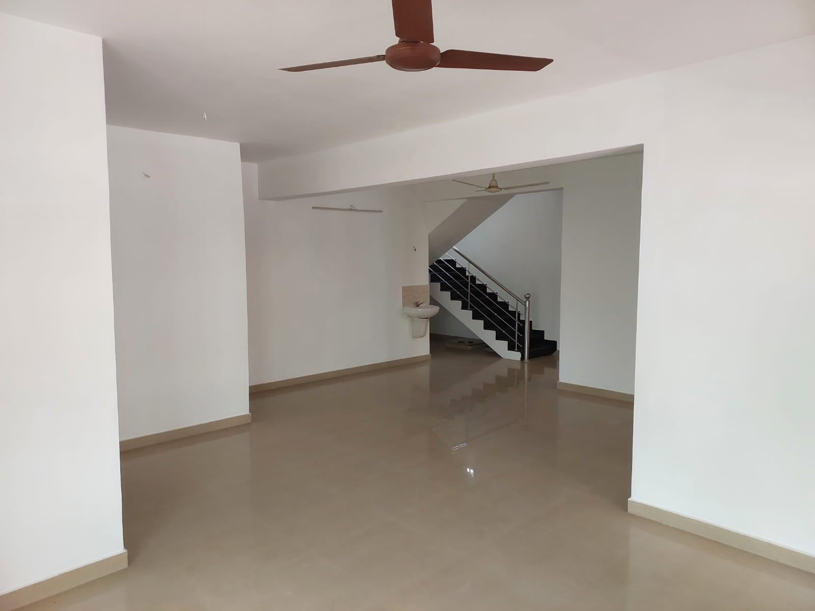 4BHK Semifurnished Villa with 6cent 2000sqft