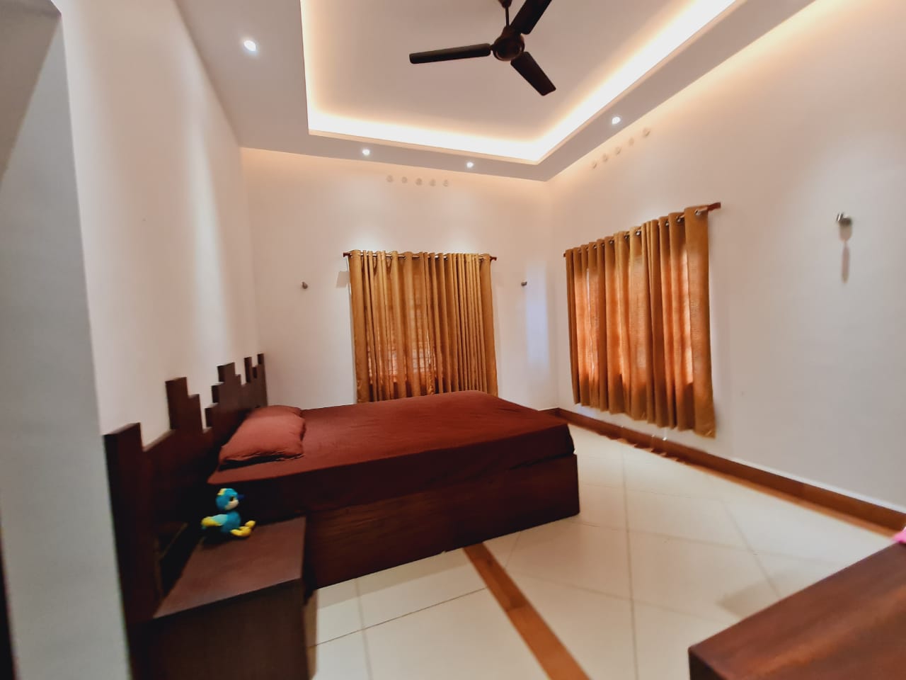 1800 sqft, 3BHK Semifurnished House in Chembumukk