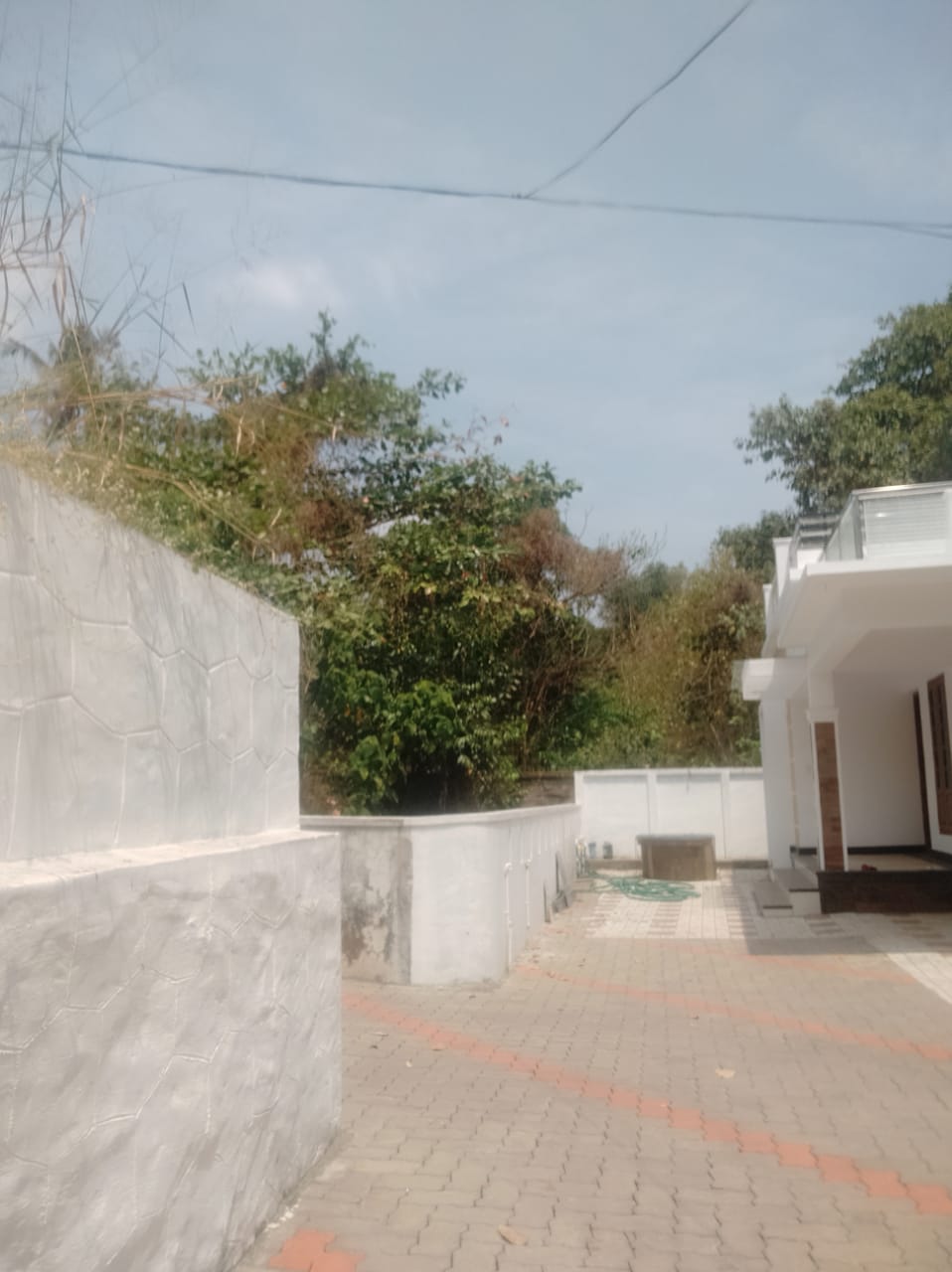 1000sqft, 3BHK Semifurnished House with 8cent