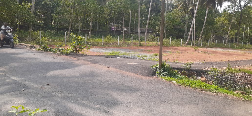 2BHK Semifurnished House 1500 sqft in Tripunithra