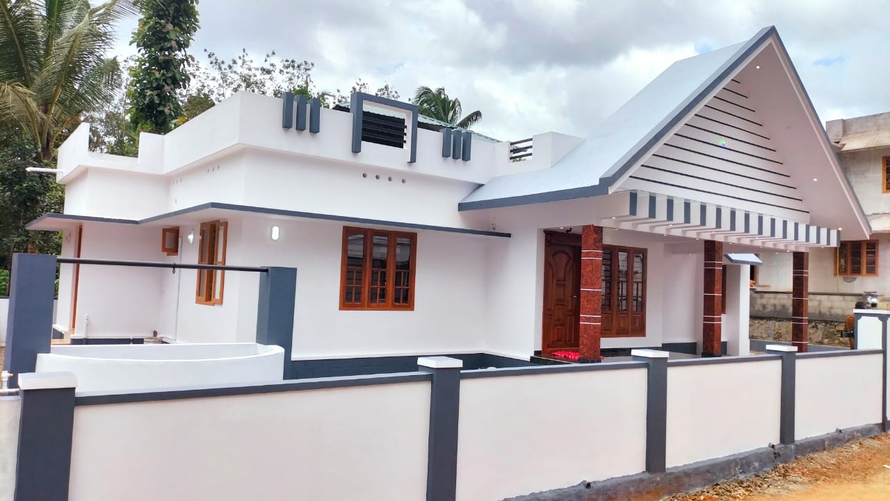 2BHK + Study Semifurnished Flat in Kakkanad, 1100 sqft