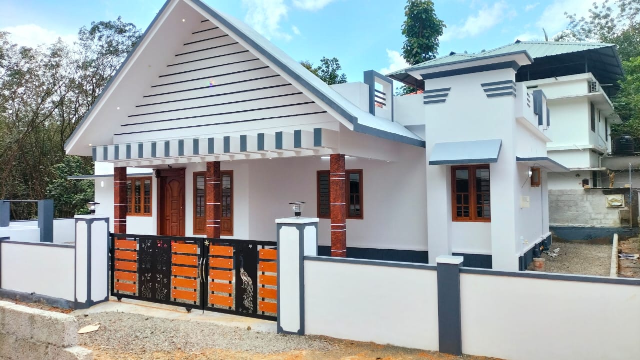 2BHK + Study Semifurnished Flat in Kakkanad, 1100 sqft