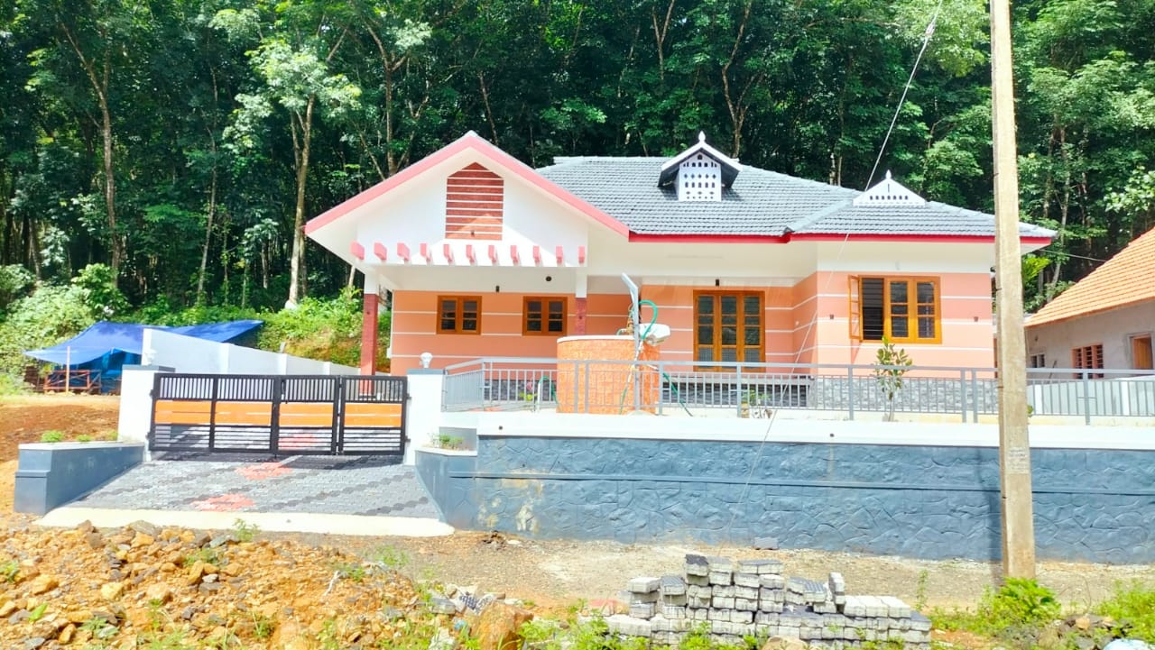 4.5cents of Residential Property in Edapally - for sale in Changampuzha, Kochi ( Ernakulam ), Kerala