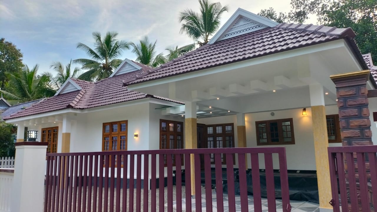 2700 sqft, 4BHK Semifurnished House in Punallur Town, Kollam