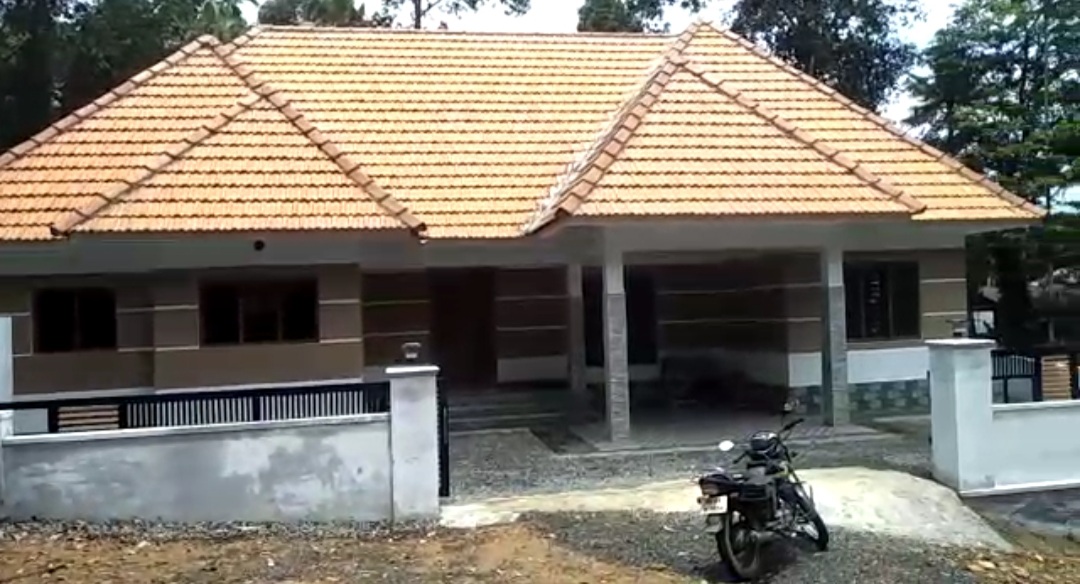 4BHK Semifurnished House with 10Cents Land 1800sqft - for sale in Palakottayam, Kottayam, Kerala
